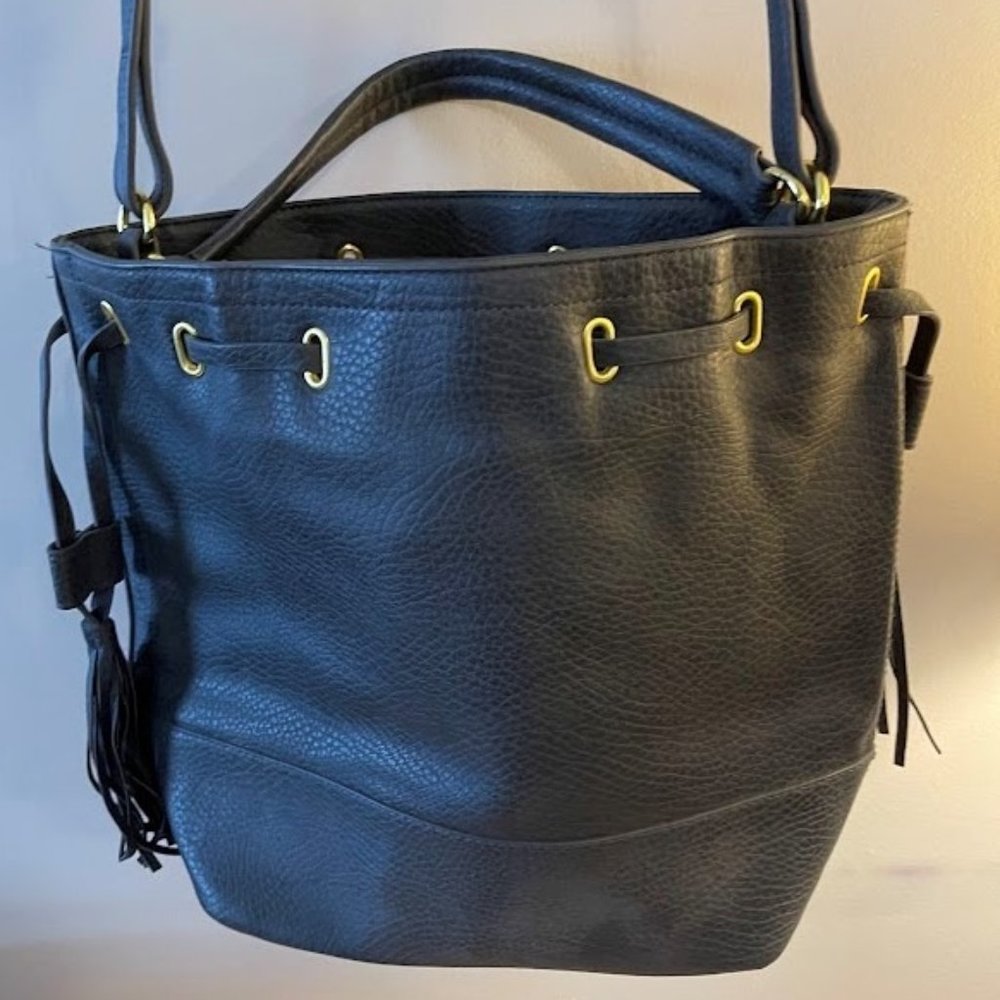 Chapters bucket purse with tassels